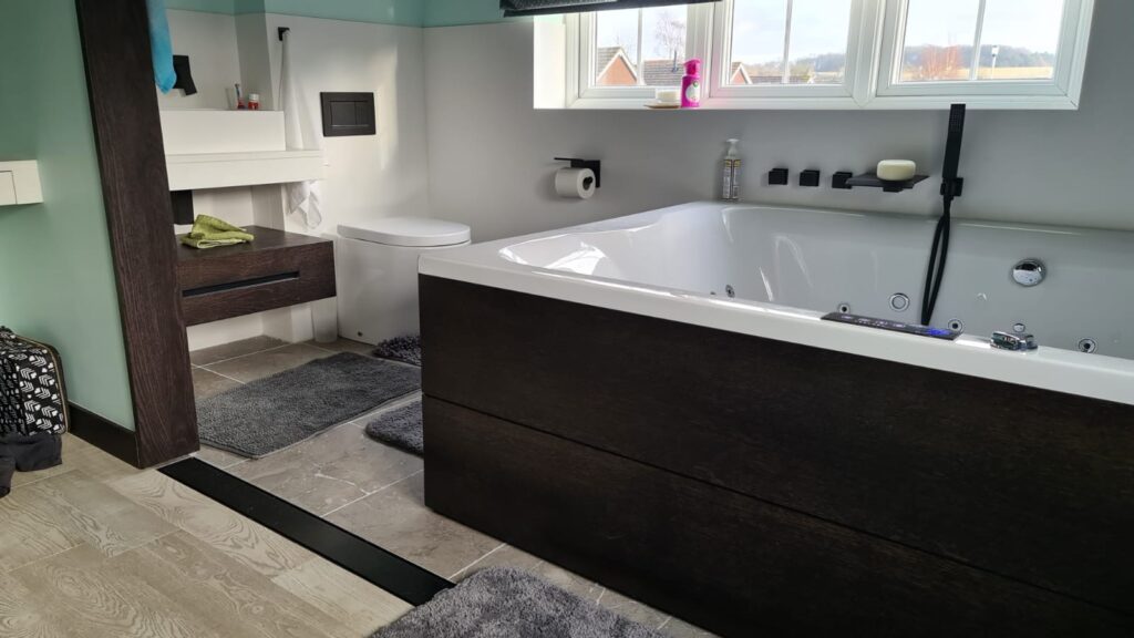 set square bespoke joinery swindon wiltshire panels bathroom bedroom