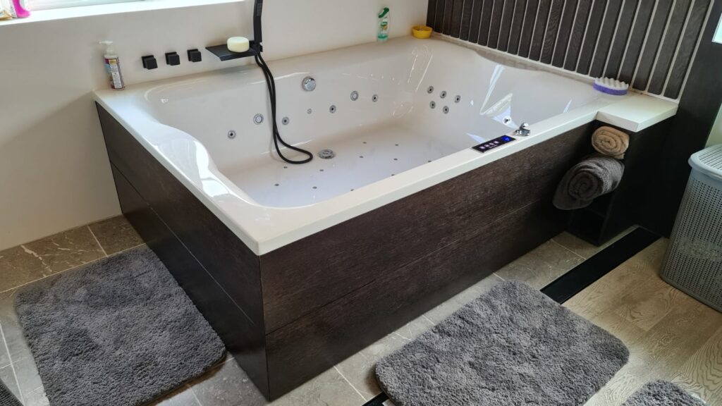 set square bespoke joinery swindon wiltshire panels bathroom bedroom